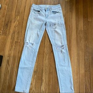 American Eagle distressed skinny jeans 4